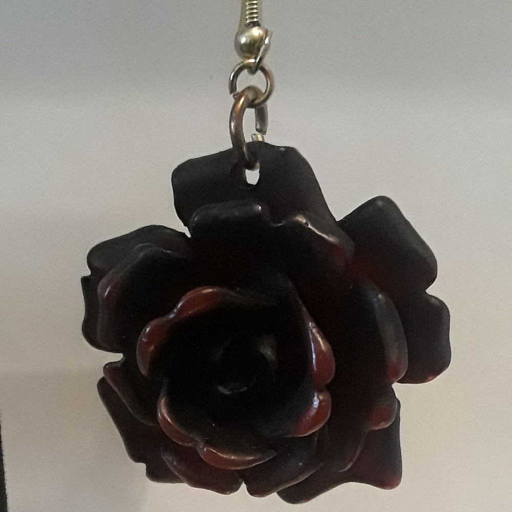 Carved resin flower earrings